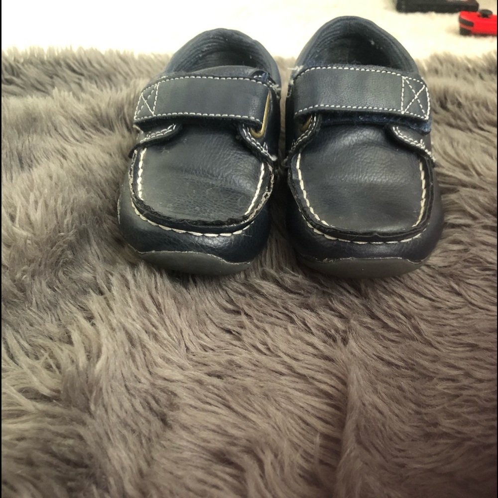 Boys shoes